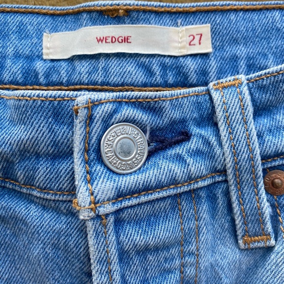 Levi’s Wedgie Jeans - Picture 3 of 3